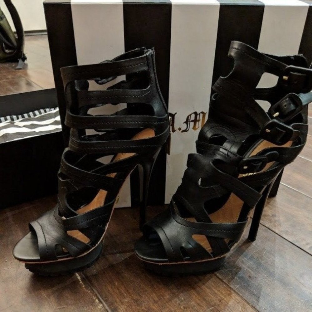 BNWT L.A.M.B. Zan Platform Sandals - 7.5